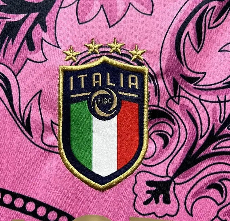 Maillot Italie Versace Édition spéciale « Rose » 2023/2024 YamaFoot