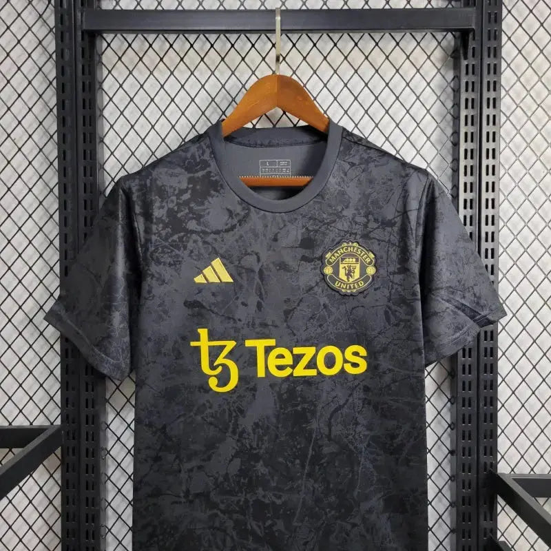 Maillot Manchester United d’avant match « noir » 2023/2024 YamaFoot