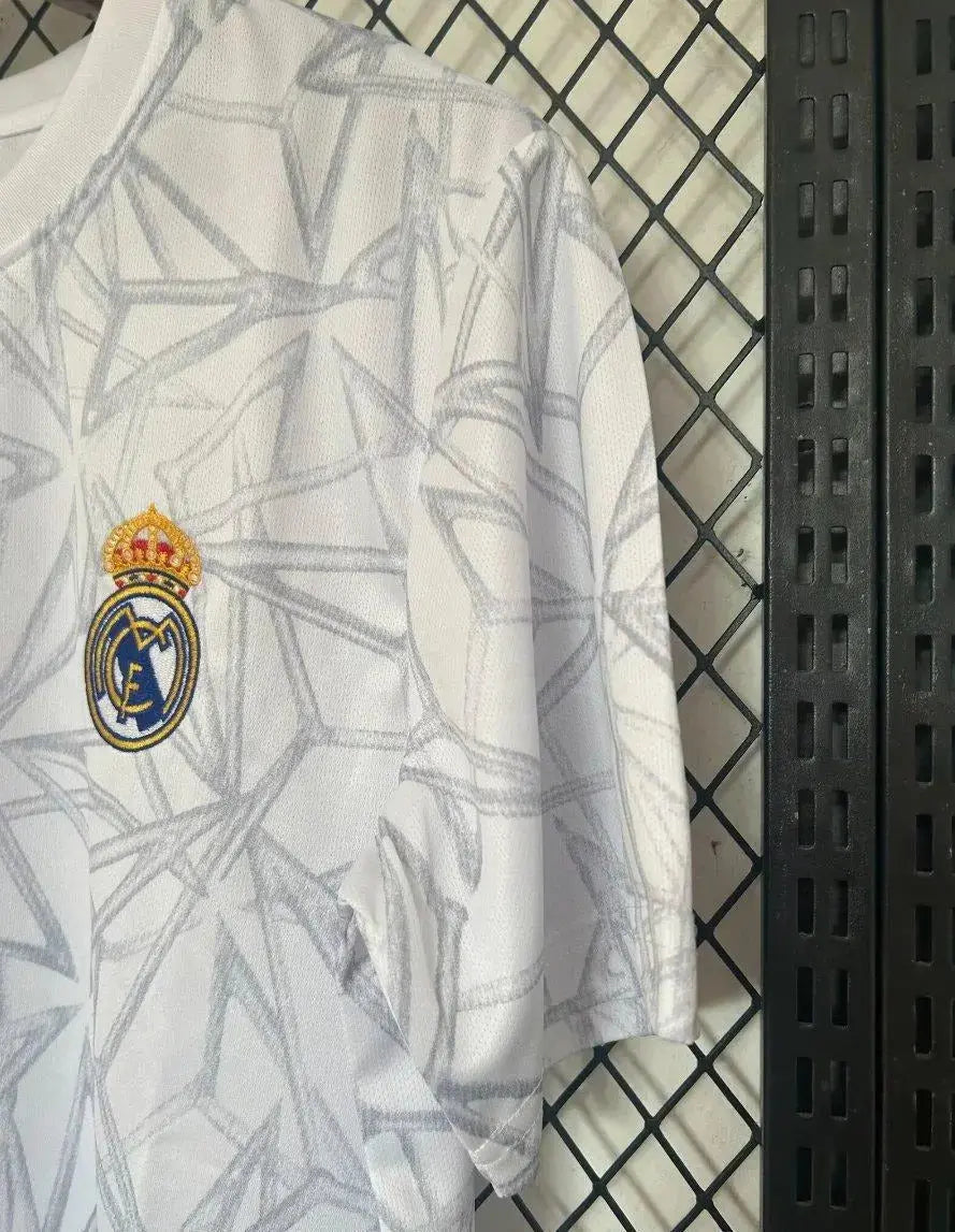 Maillot Real Madrid "Blanc" Avant-Match 2024/2025 YamaFoot