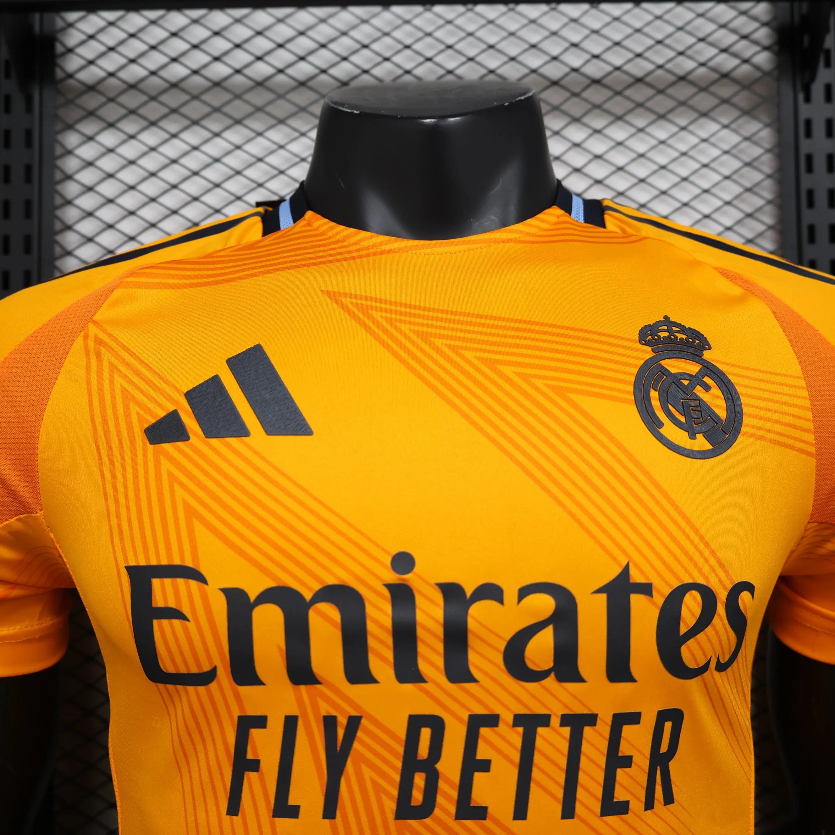 MAILLOT REAL MADRID EXTERIEUR 2024/2025 Onze Maillots