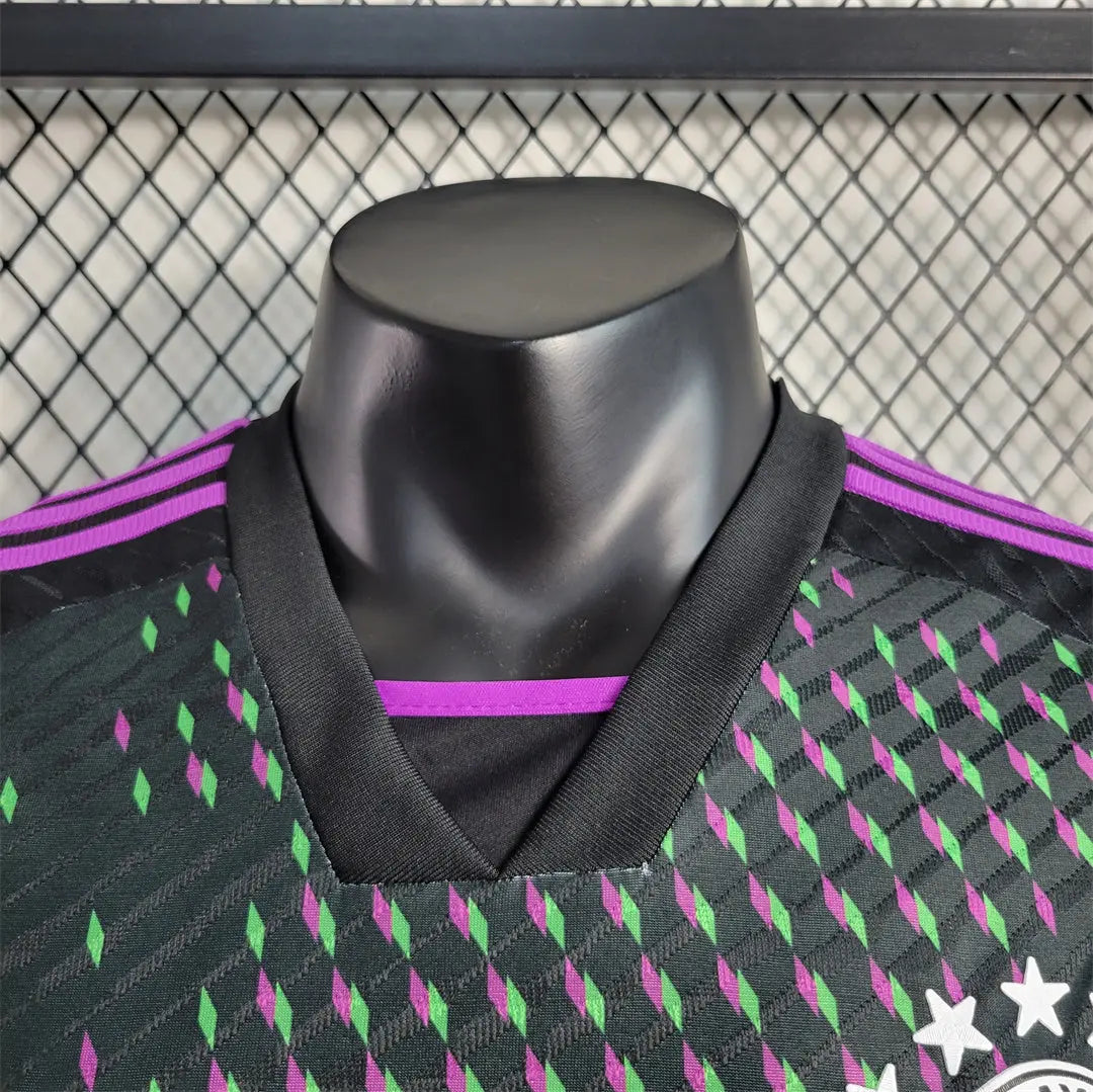 MAILLOT BAYERN MUNICH EXTÉRIEUR « violet,noir » 2023/2024 version player Onze Maillots