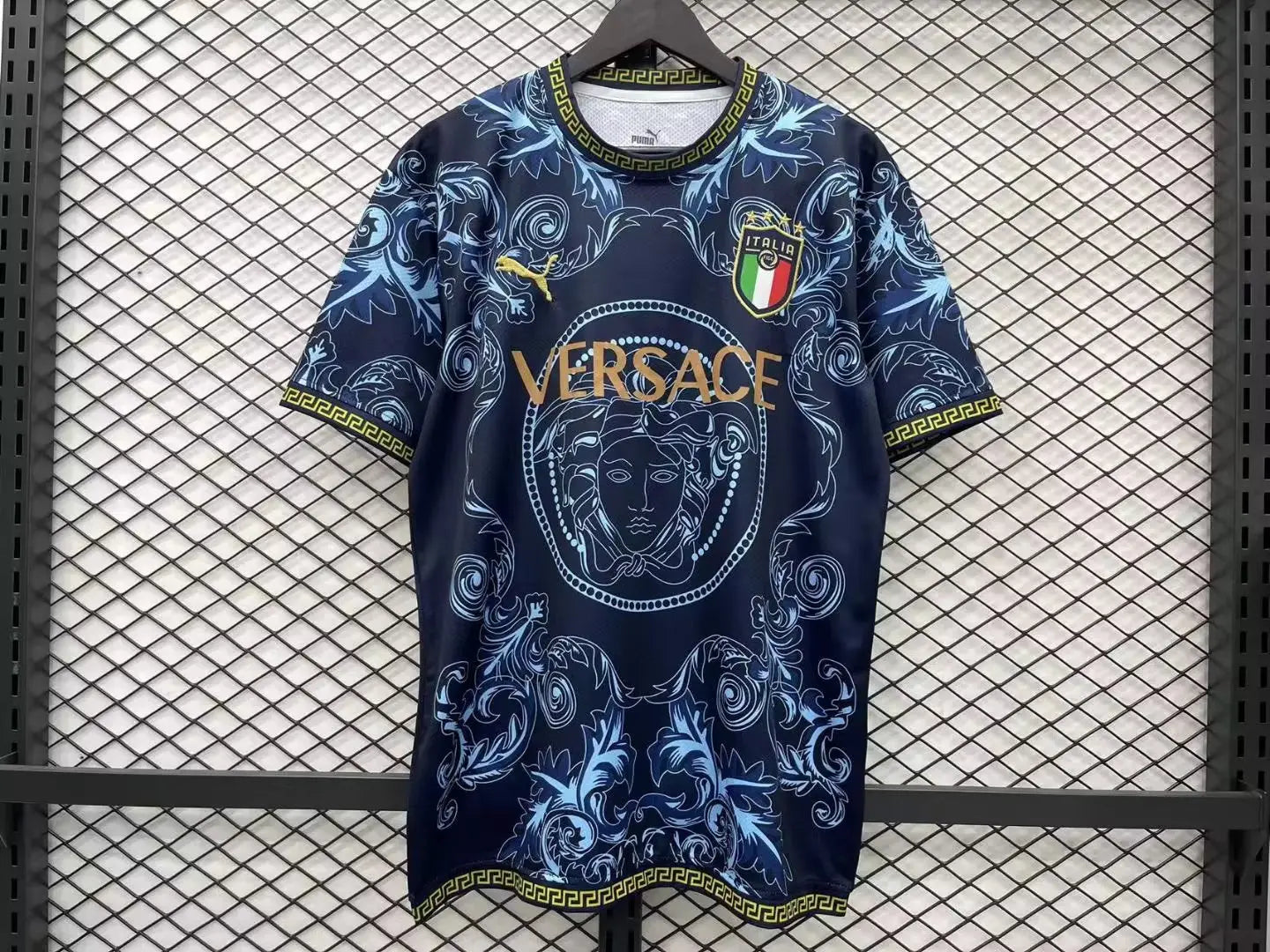 MAILLOT ITALIE CONCEPT EDITION VERSACE BLEU 2023/2024 Onze Maillots