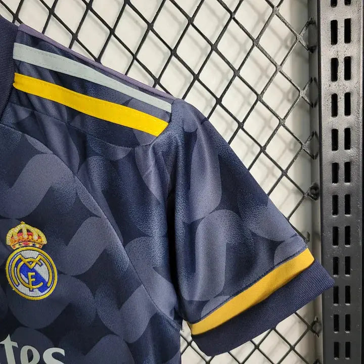 MAILLOT ENFANT REAL MADRID EXTÉRIEUR 2023/2024 Onze Maillots