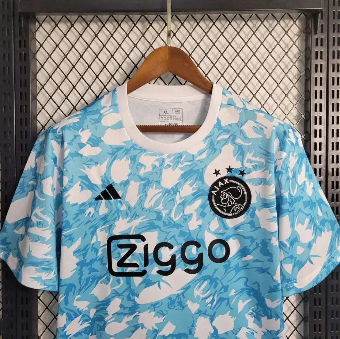 Maillot Ajax Pre-Match édition Spéciale "Bleu clair" 2023-2024 Yama