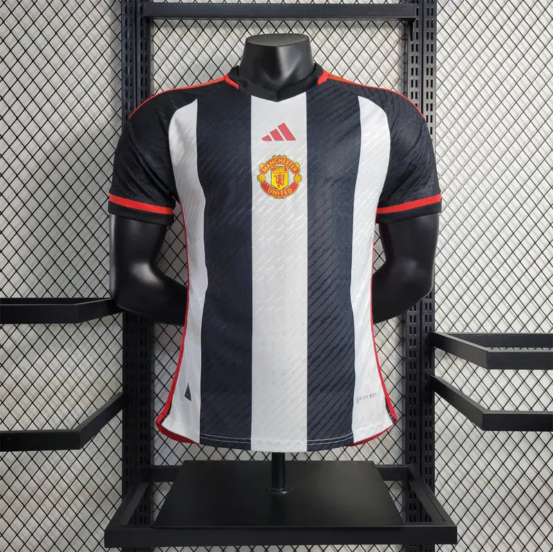 MAILLOT MANCHESTER UNITED ENTRAINEMENT 2023/2024 Onze Maillots